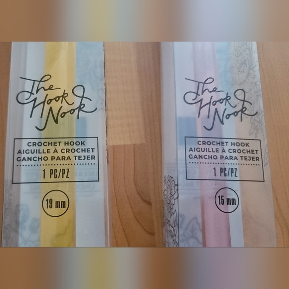 Crochet Hook Set Of 2 Sizes Crochet Hooks 19 Mm 15 Mm Gift for Mom The Hook Nook - Picture 9 of 9